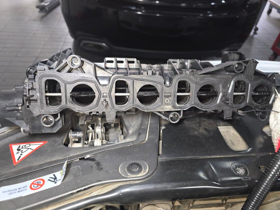 BMW 520d 흡기·인젝터·DPF 탈거 클리닝